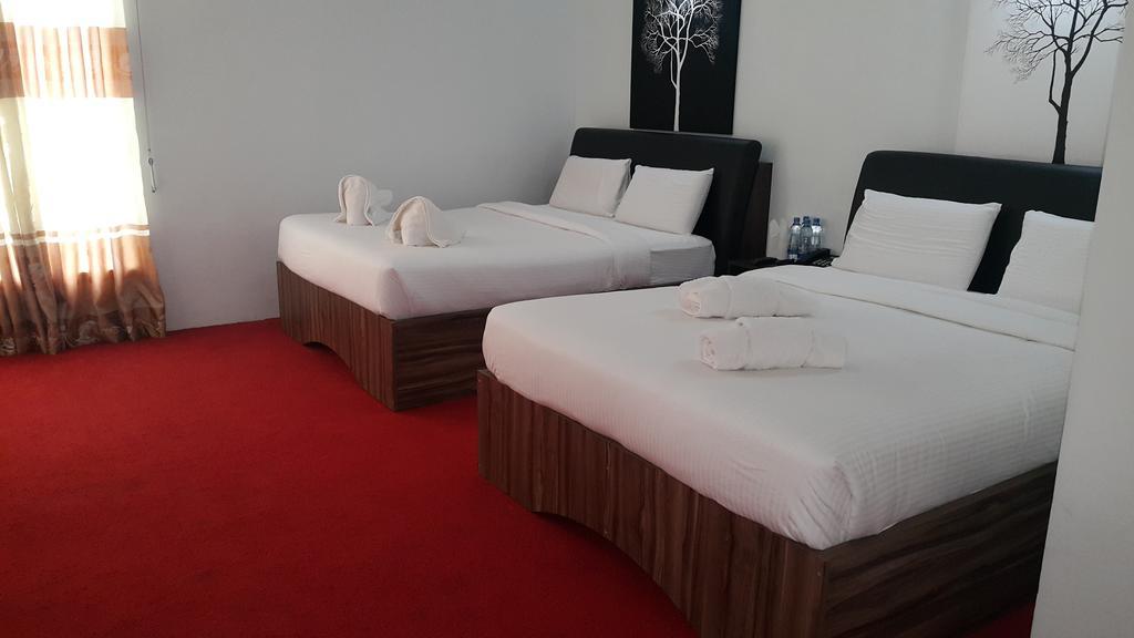 La Cottage Boutique Hotel & Restaurant نوفارا إيلِيا المظهر الخارجي الصورة