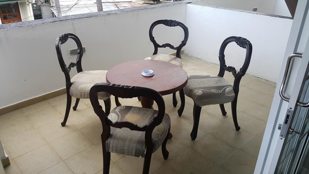 La Cottage Boutique Hotel & Restaurant نوفارا إيلِيا المظهر الخارجي الصورة
