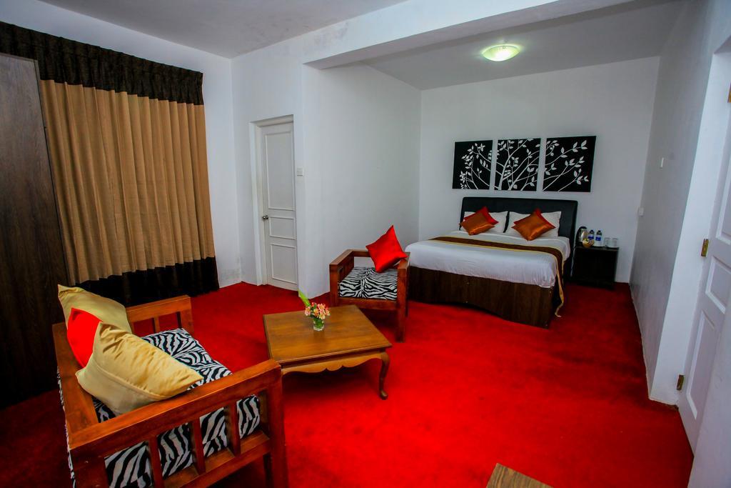 La Cottage Boutique Hotel & Restaurant نوفارا إيلِيا المظهر الخارجي الصورة
