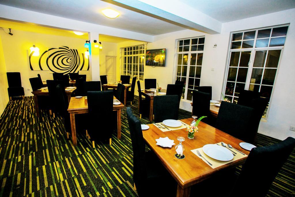 La Cottage Boutique Hotel & Restaurant نوفارا إيلِيا المظهر الخارجي الصورة
