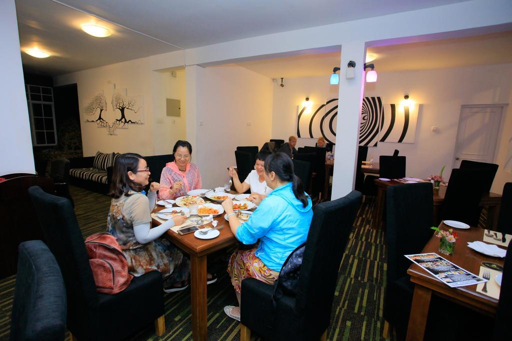 La Cottage Boutique Hotel & Restaurant نوفارا إيلِيا المظهر الخارجي الصورة