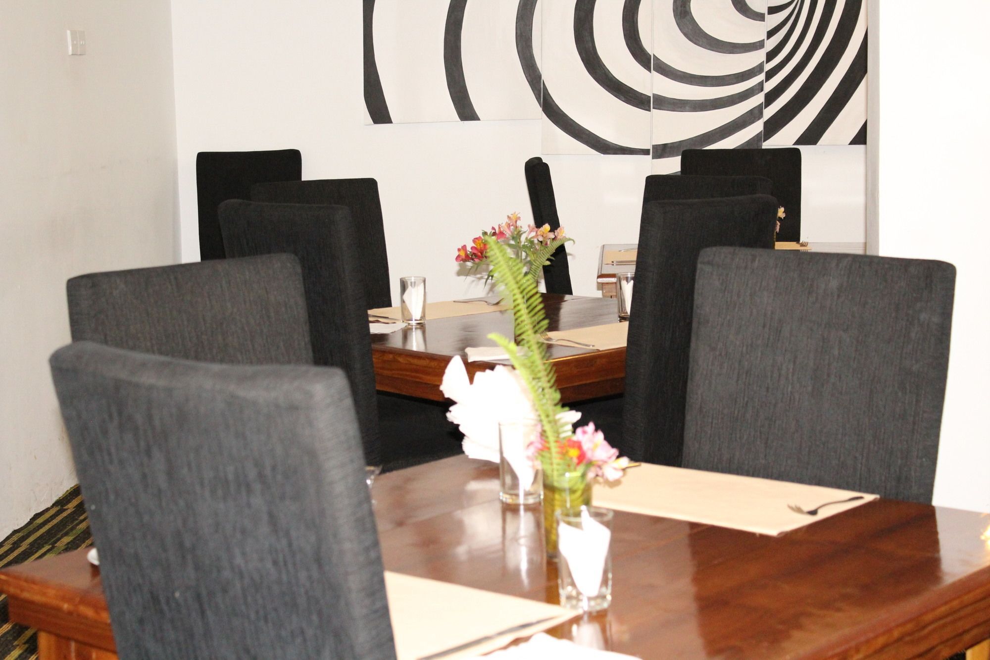 La Cottage Boutique Hotel & Restaurant نوفارا إيلِيا المظهر الخارجي الصورة