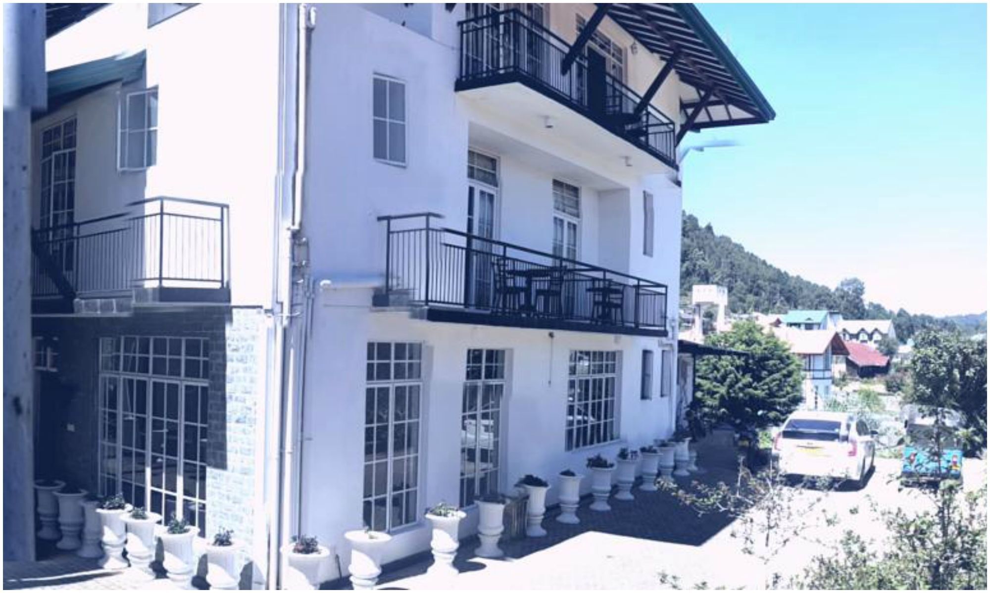 La Cottage Boutique Hotel & Restaurant نوفارا إيلِيا المظهر الخارجي الصورة